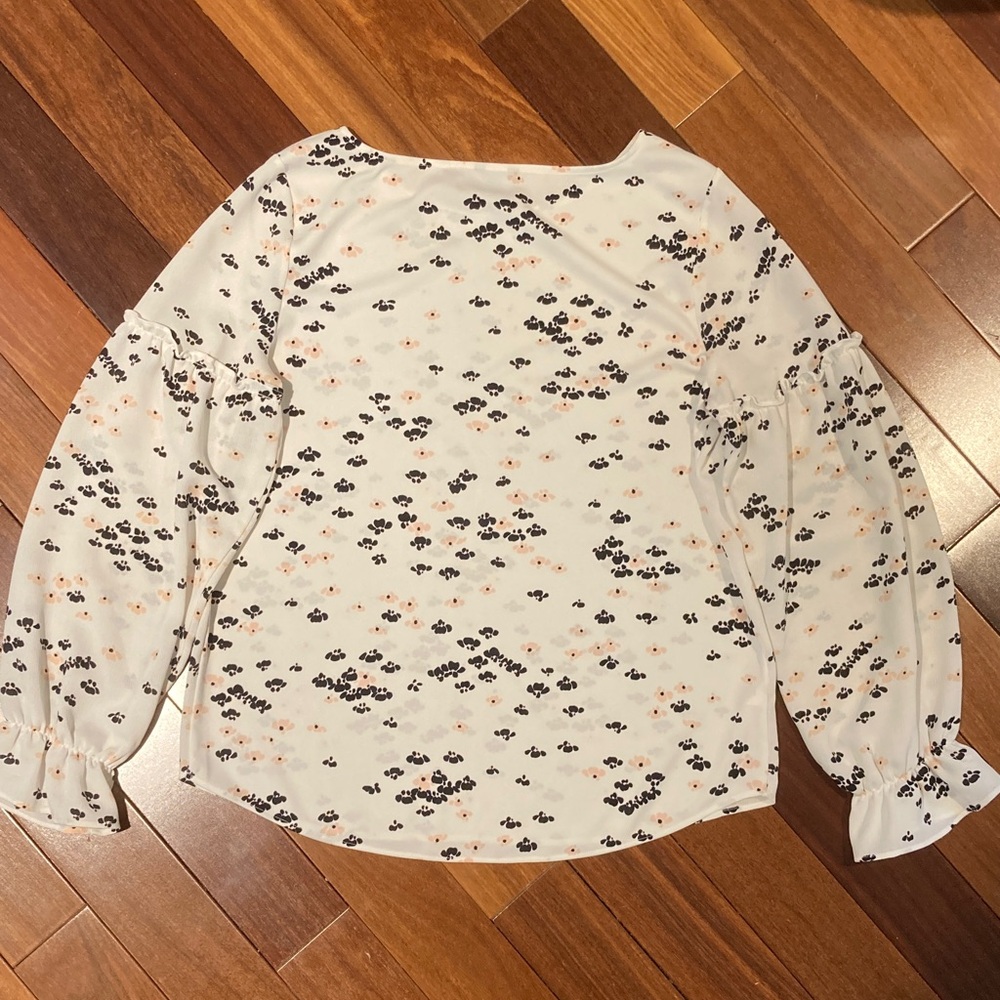 Ann Taylor Floral Blouse - White and Black Size M - Picture 5 of 5